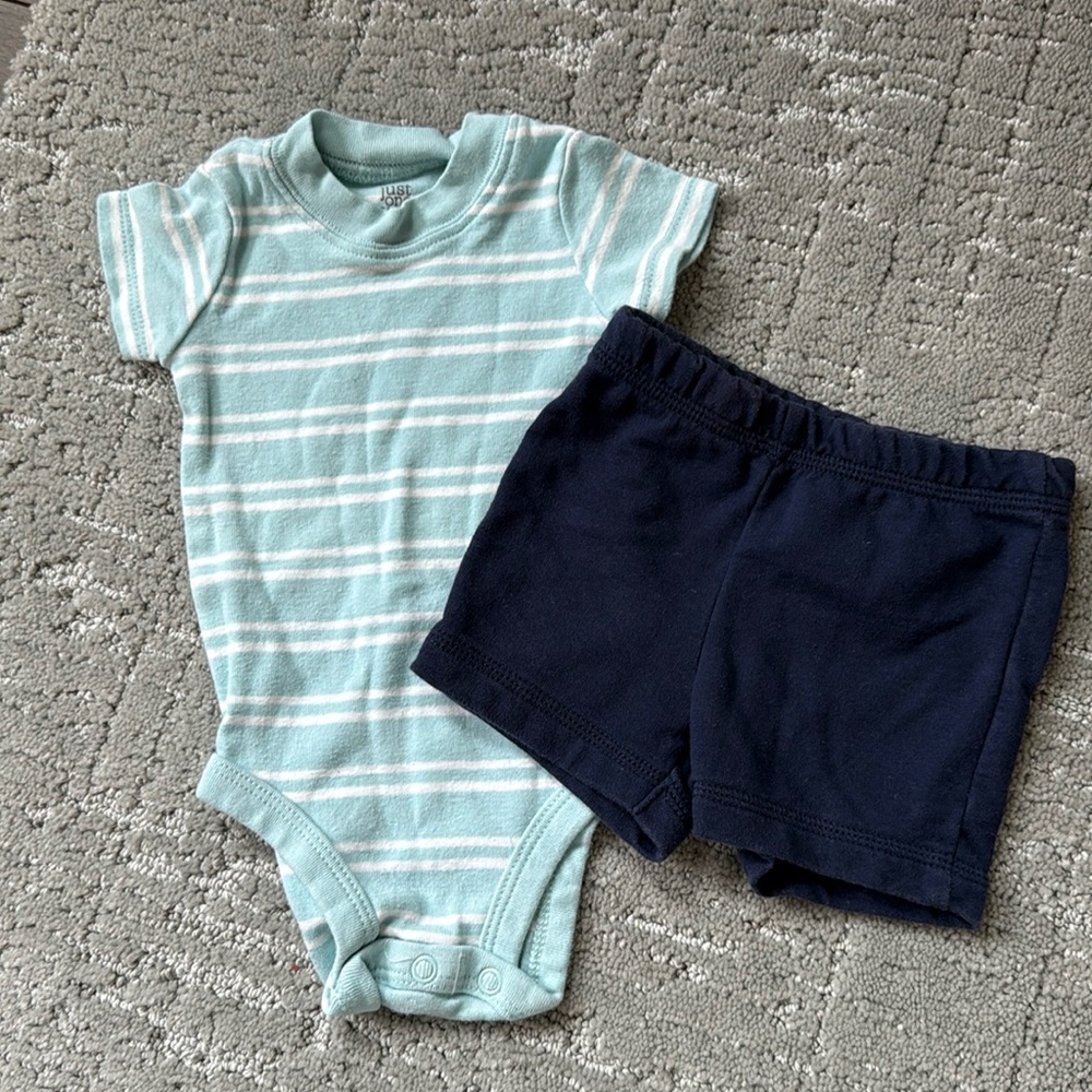 *LIKE NEW* Carter's 2 Piece Lt.Blue Striped Onesie & Navy Shorts Bundle-3 Months